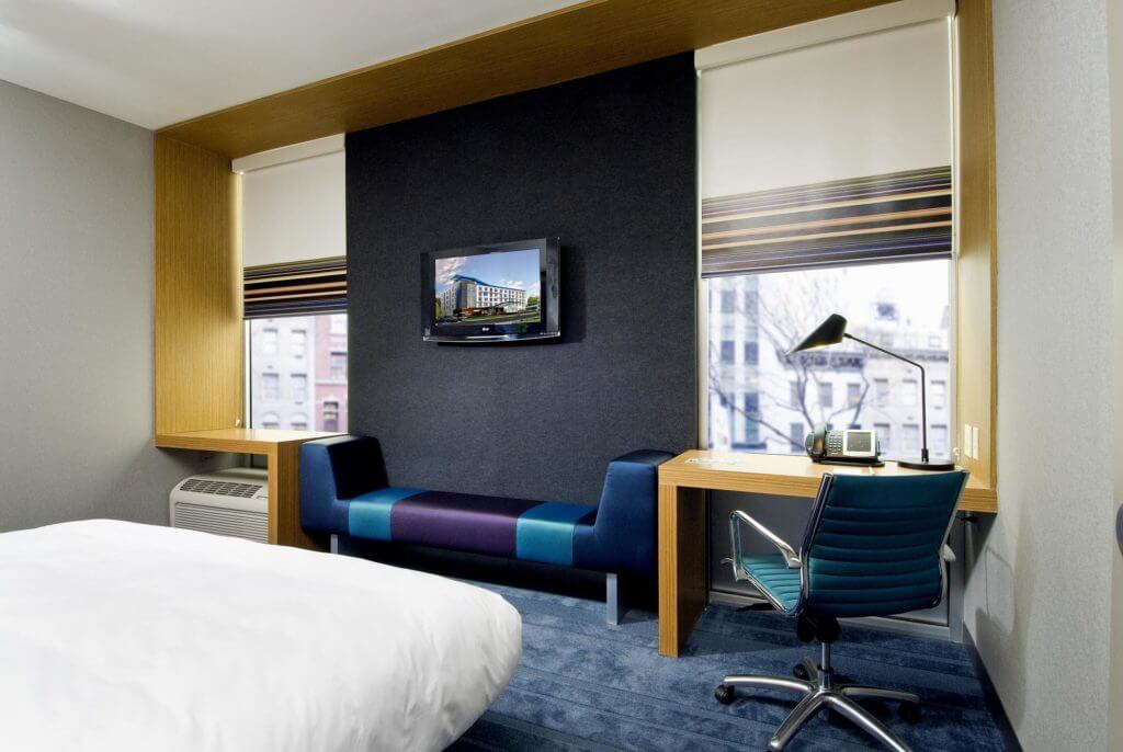 Aloft_GreenBay_King-Room