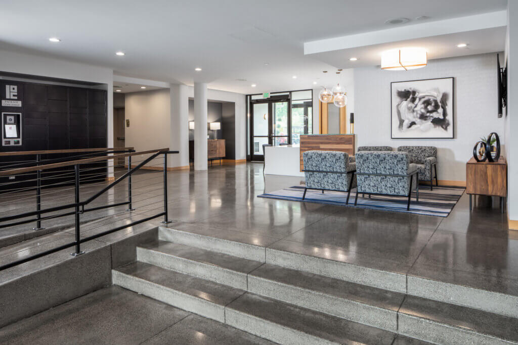 kwa_ellipse_sm_2020_0629-1