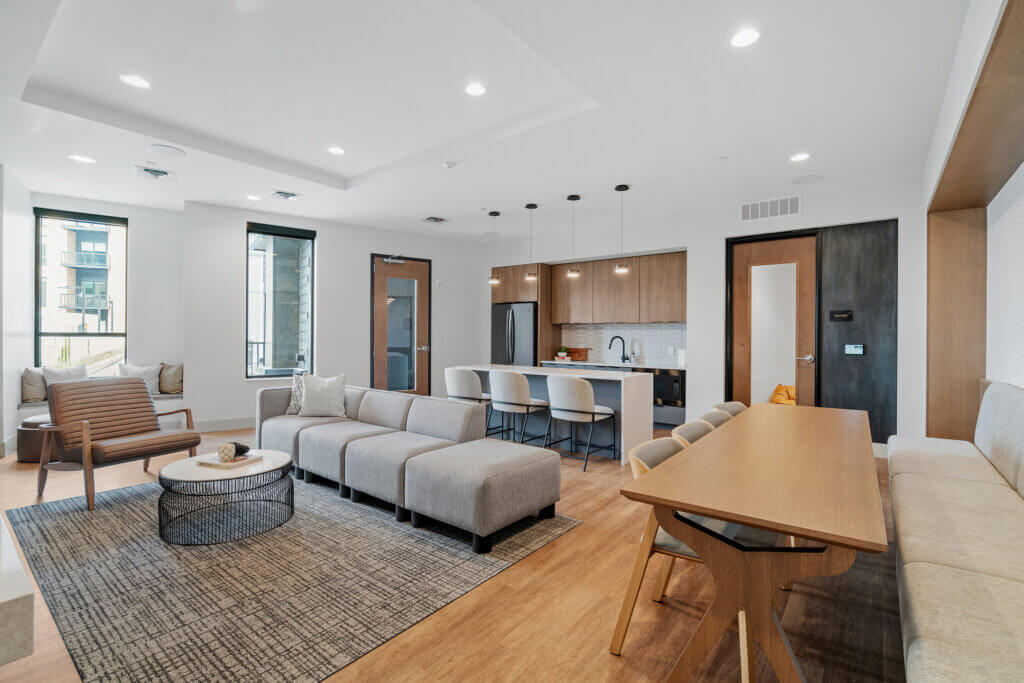 160-print-8300 Commonwealth-160